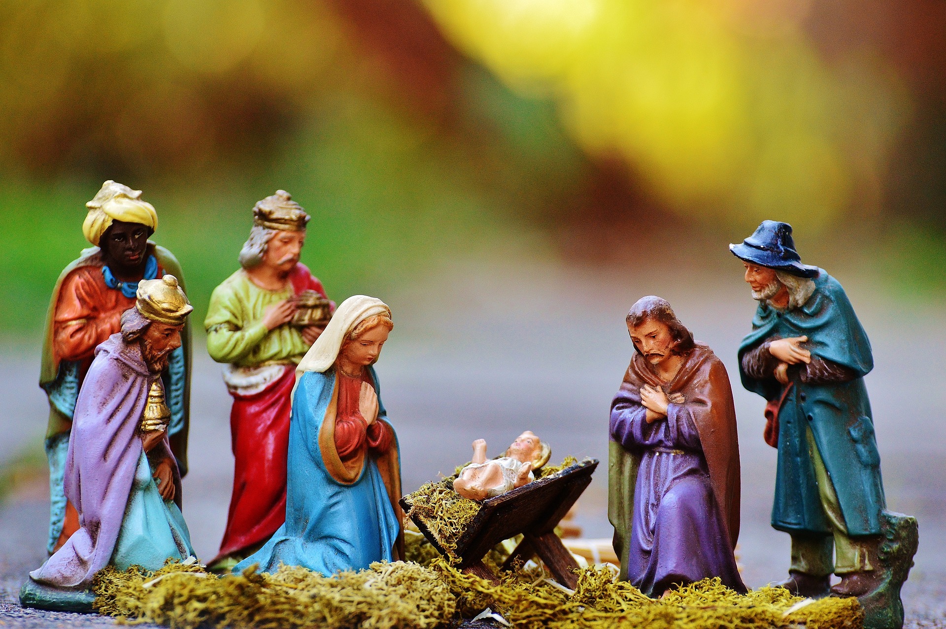 Statuine del presepe tra magia e tradizione