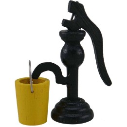 Fontana a colonna con secchio presepe