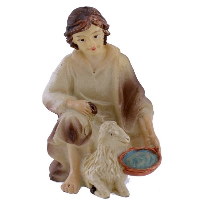 Pastore inginocchiato con pecora in resina serie 8 cm