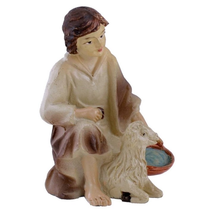 Kneeling shepherd with sheep in resin series 8 cm
