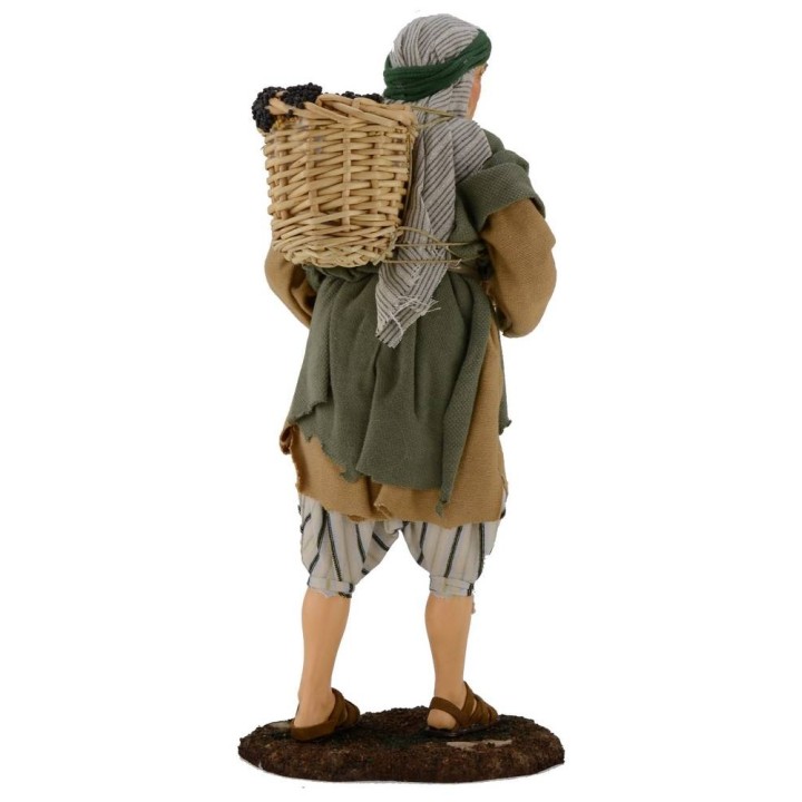 Uomo con cesto d'uva sulle spalle 30 cm Pigini