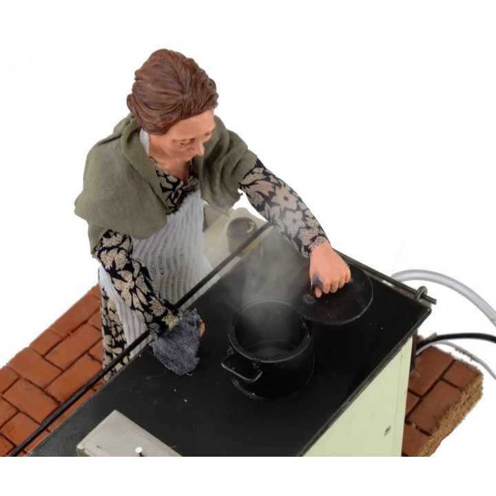 Woman 30 cm in the kitchen with movement and smoking effect