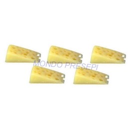 Coloca 5 rebanadas de queso