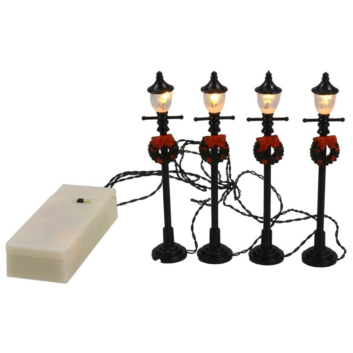 Coloca 4 farolas negras con guirnalda decorativa a batería de
