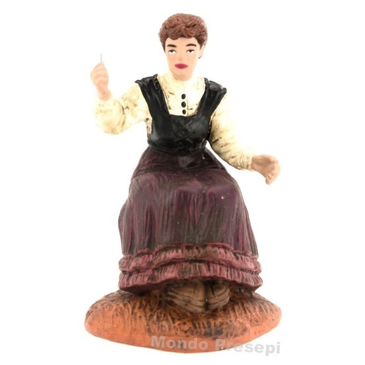 Woman sewing 10 cm series Oliver