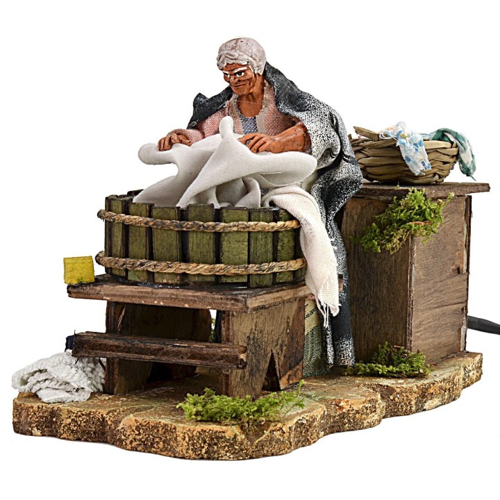 Laundress 12 cm in motion