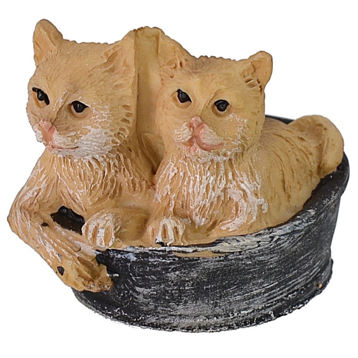 Gatitos en la cesta para estatuas de 10-12 cm de altura