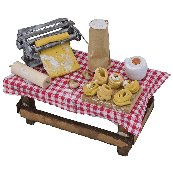 Table with fresh pasta cm 9,8x5,6x4 h