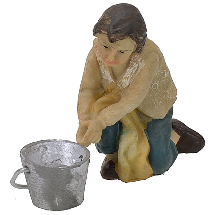 Giovane mungitore di capra in resina serie 9 cm