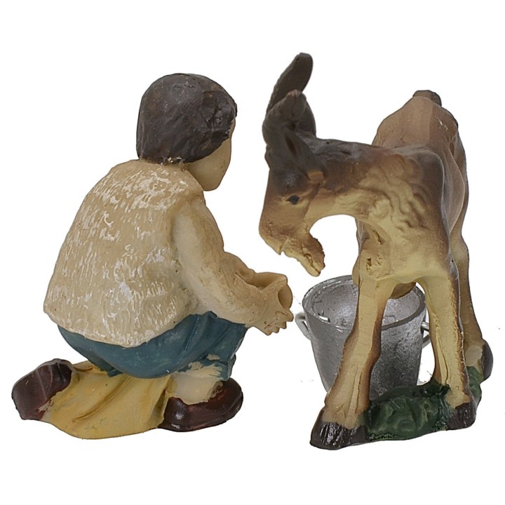 Resin young goat milker series 9 cm