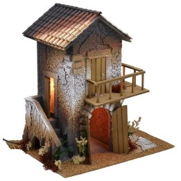 Casa iluminada para Belén de dos pisos con amplio balcón de