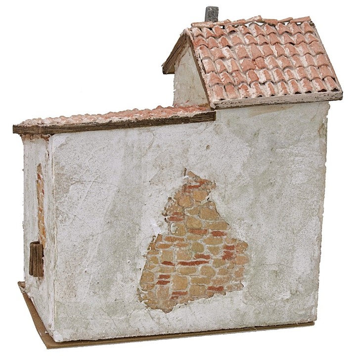 Casa estucada con tienda y escalera de 24x16x18 cm h