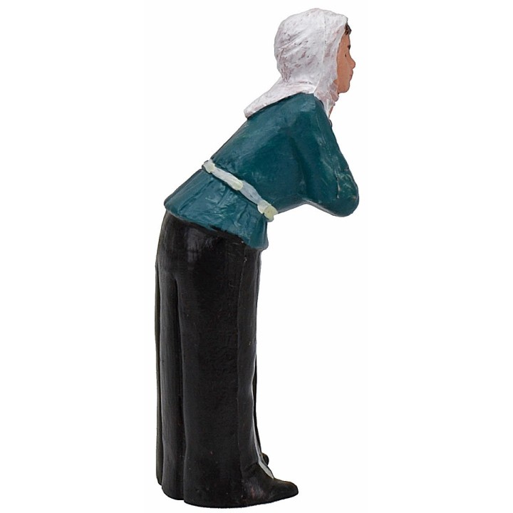 Woman facing 10 cm Euromarchi