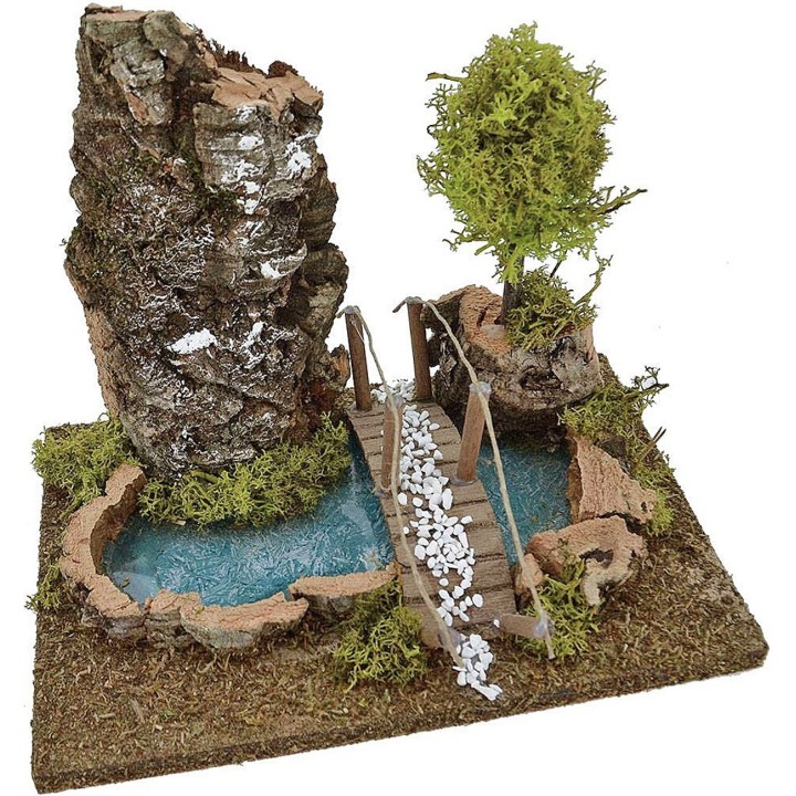 Laghetto effetto profondità con ponte e albero