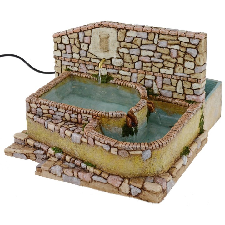 Fountain functioning from square with coat of arms cm 23x25x15