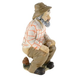 Man doing the need series 9 cm in resin