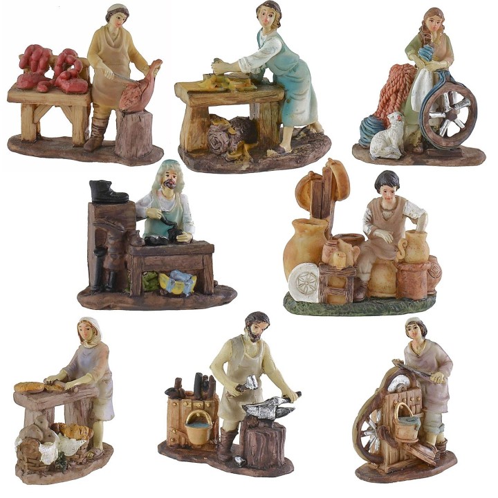 Set of 8 resin crafts series 9 cm