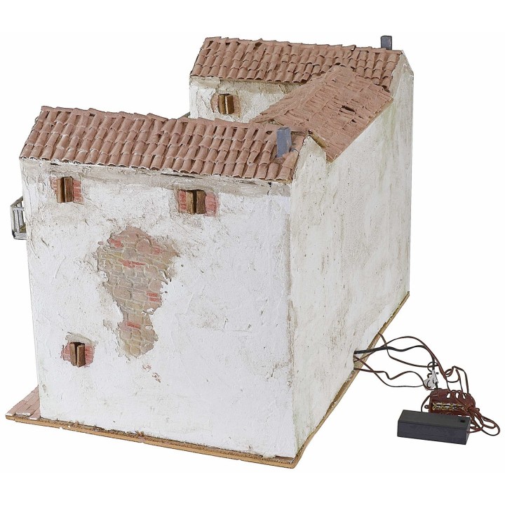 Casale stuccato con fuoco funzionante illuminato completo di