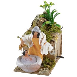 Mother washing child in motion 10 cm