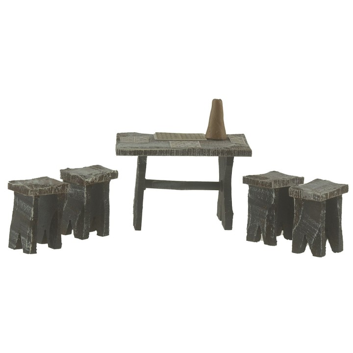 Table with bingo for 10 cm statues