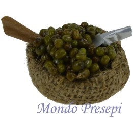 Cesta de yute con aceitunas de 4,5 cm