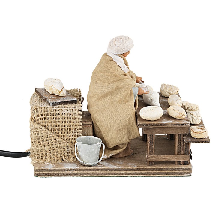 Donna che impasta serie 10 cm in movimento