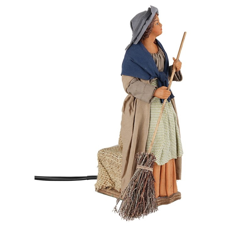 Woman sweeping in motion 24 cm