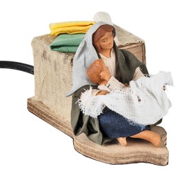 Mother caressing child in motion 12 cm