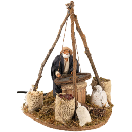 Man sifting in motion 12 cm