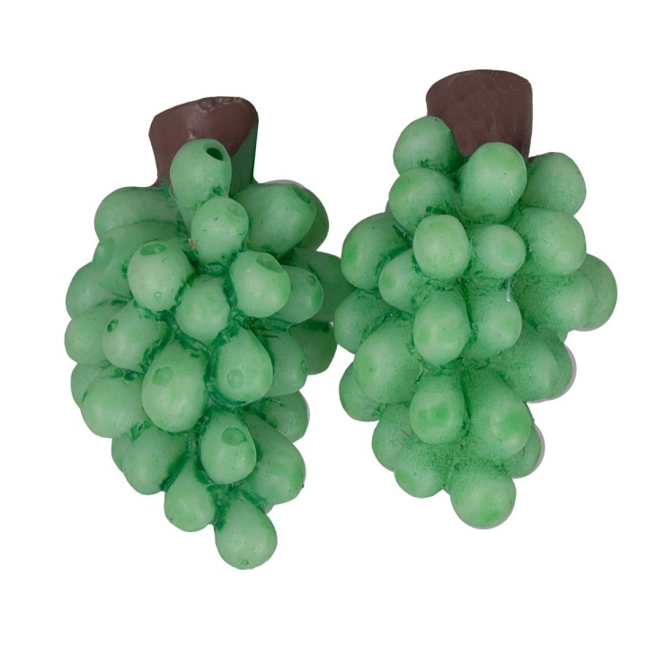 Set of green grape clusters 1.5 cm