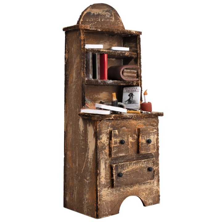 Credenza in legno con libri e minuterie cm 7x4,7x18 h