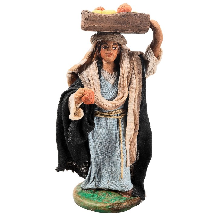 Woman with a crate of fruit 10 cm in terracotta with fabric